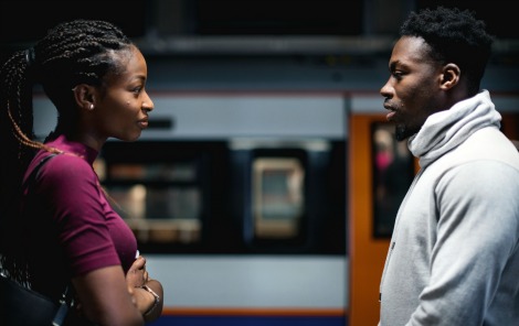 A couple argues at the subway 
